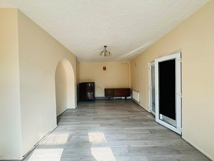 3 Bedroom Terraced House To Rent In Arnold Road, Dagenham, RM9