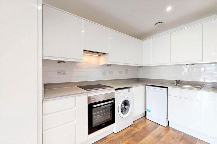 1 Bedroom Flat For Sale In Grand Union House, Slough, SL2
