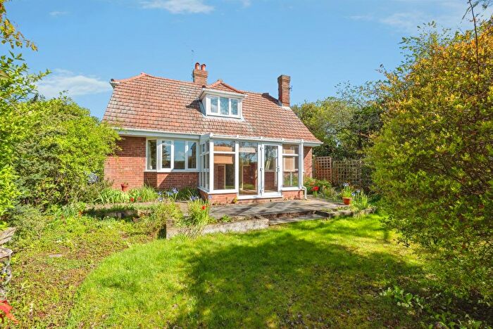 2 Bedroom Bungalow For Sale In New Road, Catfield, Great Yarmouth, NR29