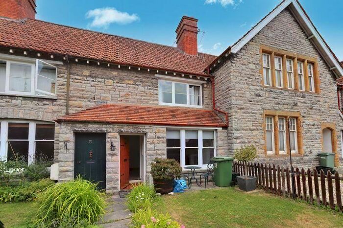 2 Bedroom Cottage To Rent In Wilfrid Road, Street, BA16