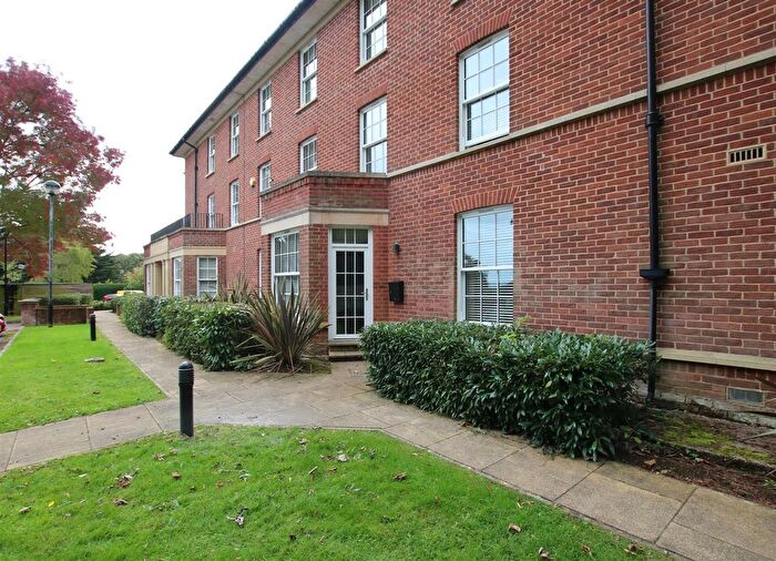 2 Bedroom Flat To Rent In Rougemont Court, Farm House Rise, Exminster, Exeter, EX6