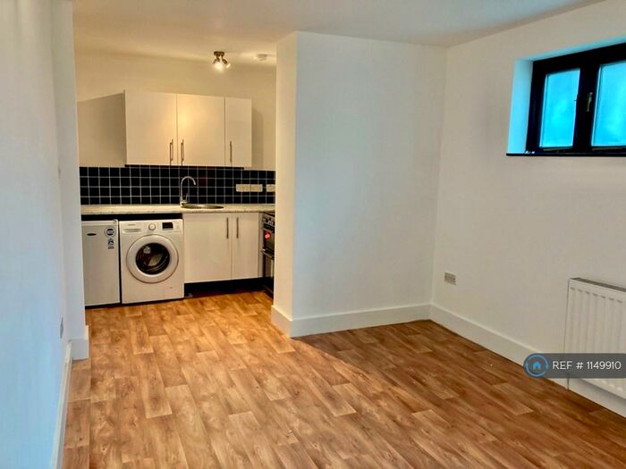 1 Bedroom Flat To Rent In Tanners Mews, London, SE8