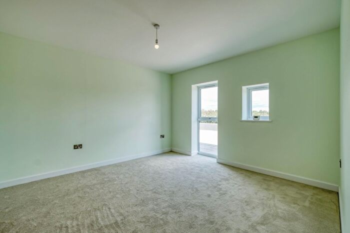 2 Bedroom Flat For Sale In Droitwich Road, Bradley Green, B96