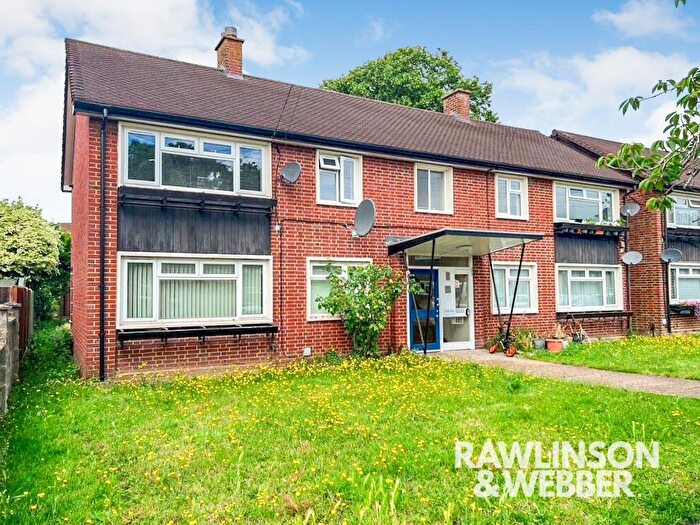 1 Bedroom Apartment For Sale In Anne Way, West Molesey, KT8