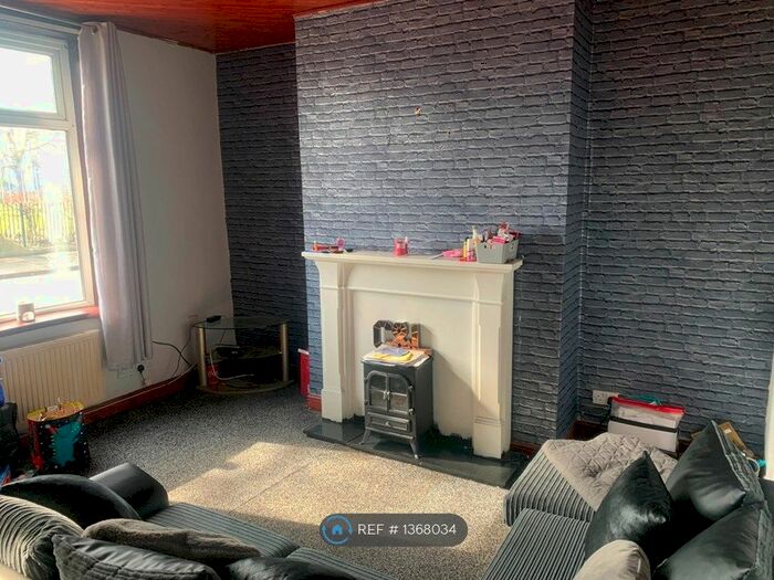 2 Bedroom Terraced House To Rent In Hollin Bridge St, Blackburn, BB2