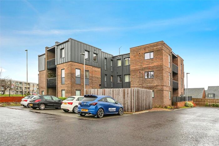 2 Bedroom Flat For Sale In Titchfield Close, Havant, Hampshire, PO9