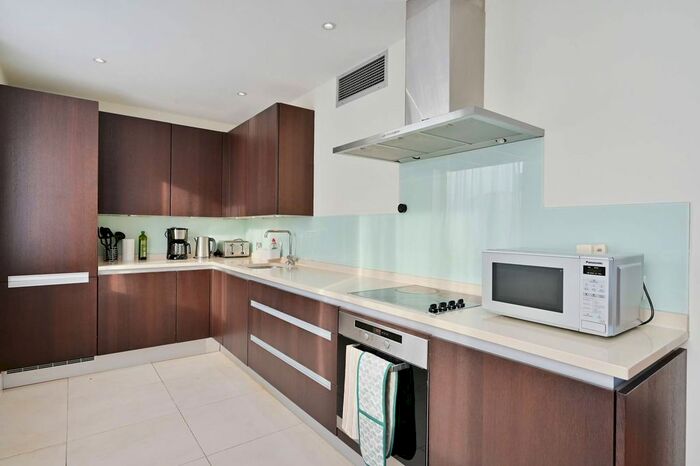 2 Bedroom Flat To Rent In Upper Richmond Road, Putney, London, SW15