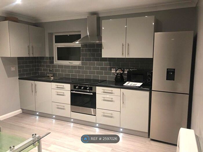 3 Bedroom Flat To Rent In Uttoxeter New Road, Derby, DE22