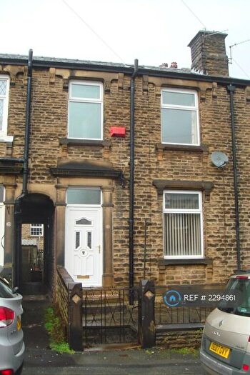 2 Bedroom Terraced House To Rent In College Street, Huddersfield, HD4