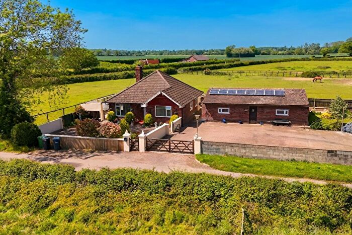 3 Bedroom Detached Bungalow For Sale In Chapel Lane, Hardwick, Norwich, NR15