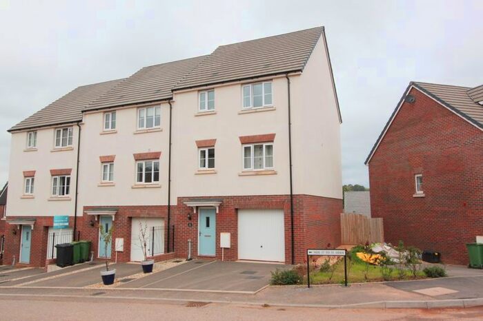 4 Bedroom Town House To Rent In Jordan Drive, Exeter, EX1