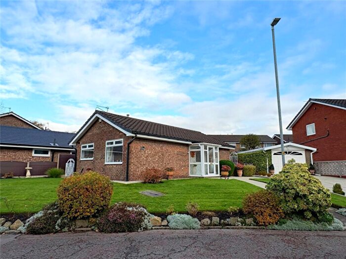 2 Bedroom Bungalow For Sale In Whitehouse Close, Heywood, Greater Manchester, OL10