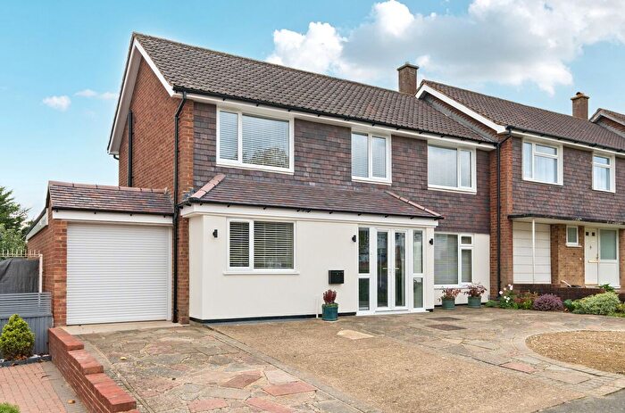 4 Bedroom Semi Detached House For Sale In Mead Way, Bromley, Kent, BR2