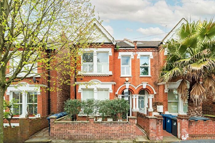 2 Bedroom Flat For Sale In Derwentwater Road, Acton, W3