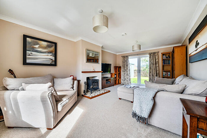 4 Bedroom Detached House For Sale In Blicks Close, Hullavington, SN14