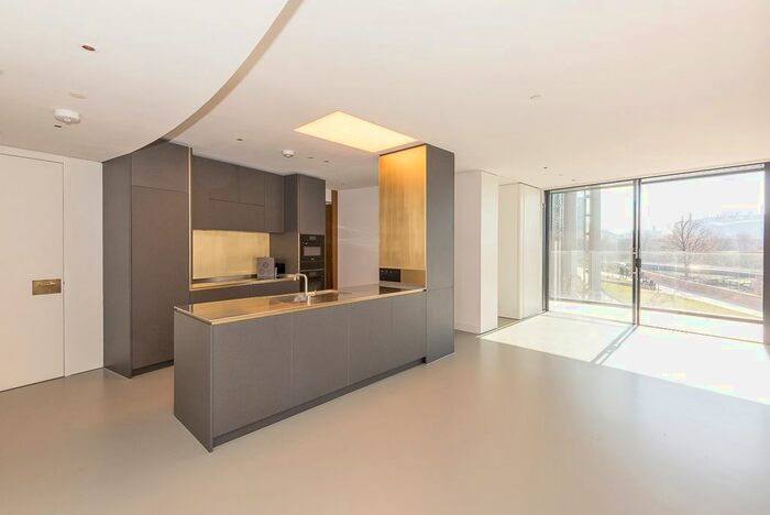 3 Bedroom Flat To Rent In Gasholders Building, Lewis Cubitt Square, Kings Cross, N1C