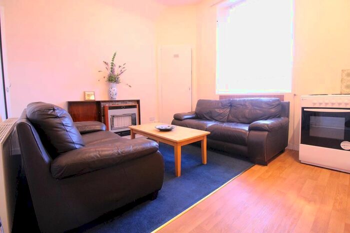 2 Bedroom Flat To Rent In Mount Street, Aberdeen, AB25