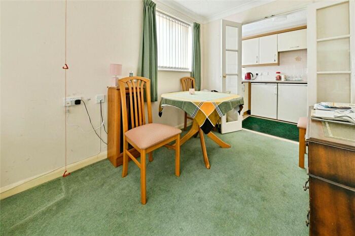 1 Bedroom Apartment For Sale In Bennett Court, Letchworth Garden City, SG6
