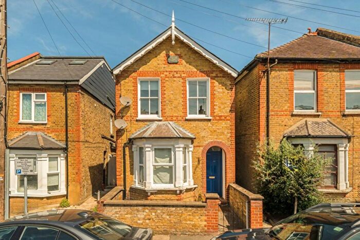 1 Bedroom Maisonette To Rent In Hardman Road, Kingston Upon Thames, KT2