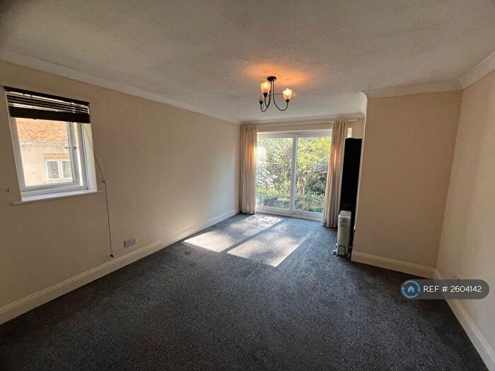 1 Bedroom Flat To Rent In Roxan Court, Southampton, SO15