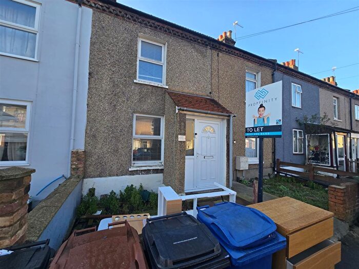 3 Bedroom Terraced House To Rent In Bedford Road, Grays, RM17