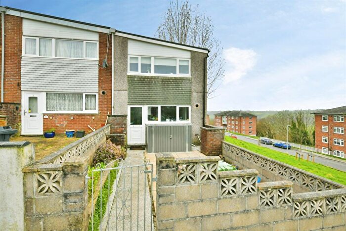 3 Bedroom End Of Terrace House For Sale In Pentland Close, Plymouth, PL6