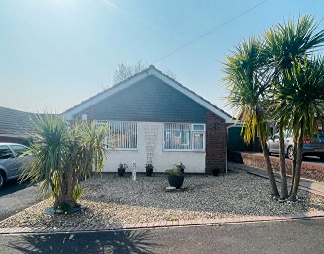 3 Bedroom Bungalow To Rent In The Deans, Bristol, BS20