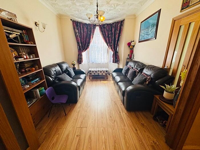 3 Bedroom End Of Terrace House For Sale In Florence Road, Southall, UB2