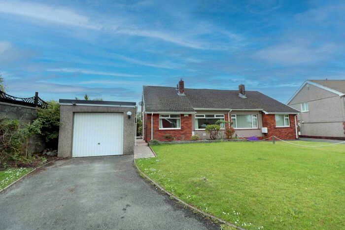 3 Bedroom Semi-Detached House To Rent In Parc Mawr Close, Penllergaer, Swansea, Abertawe, SA4