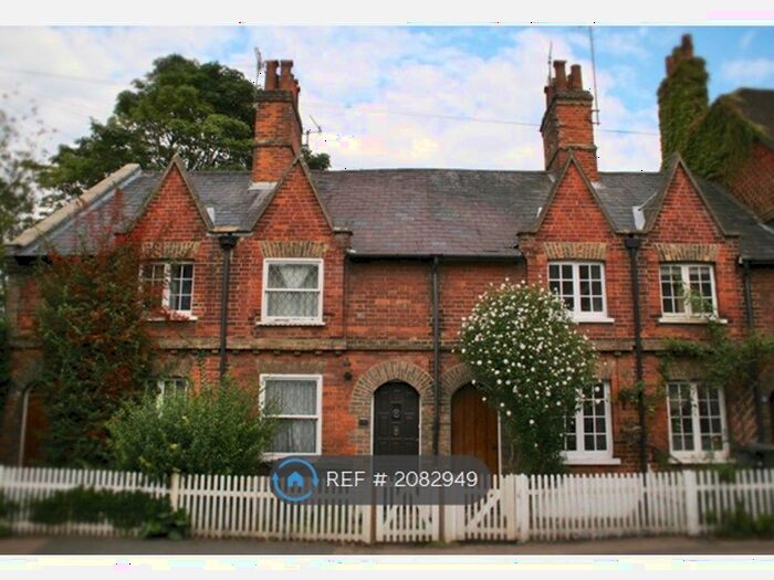 3 Bedroom Terraced House To Rent In Portsmouth Road, Guildford, GU2