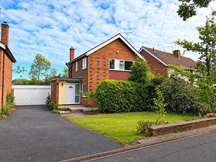3 Bedroom Link Detached House For Sale In Broad Lane, Tile Hill, Coventry, West Midlands, CV5