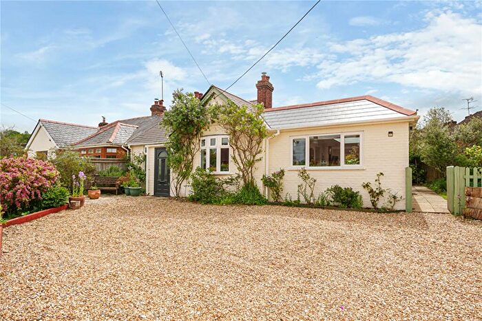 4 Bedroom Bungalow For Sale In Station Road, Bentley, Farnham, Hampshire, GU10