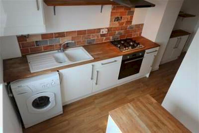 2 Bedroom Flat To Rent In Shaftesbury Avenue, Southend On Sea, SS1