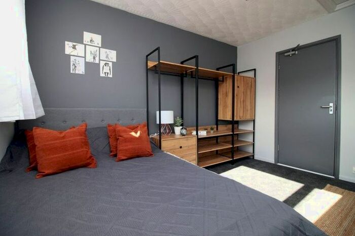 5 Bedroom Property To Rent In Windsor Street, Uplands, SA2