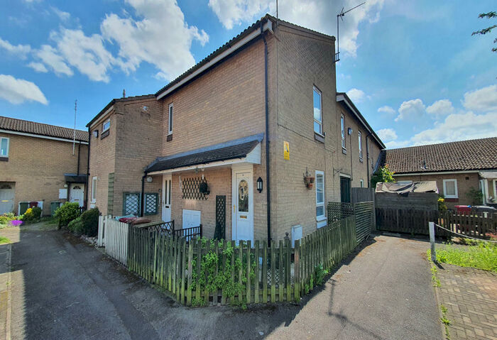 2 Bedroom Flat To Rent In Tideswell Court, Scunthorpe, DN15