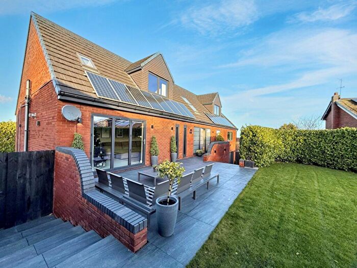 4 Bedroom Detached House For Sale In Elsdon Close, Oakerside, Peterlee, Durham, SR8