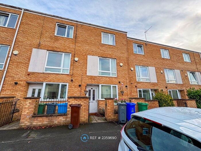 4 Bedroom Terraced House To Rent In Haymarket Street, Manchester, M13