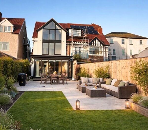 5 Bedroom Semi-Detached House For Sale In North Parade Extension, Skegness, PE25