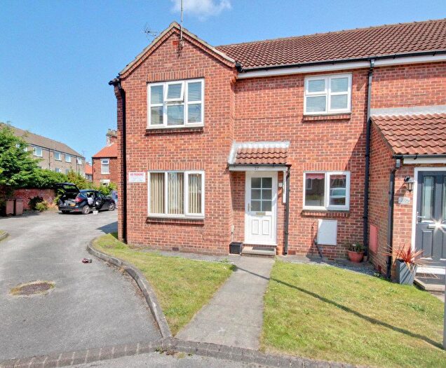 2 Bedroom Flat To Rent In Grovehill Road, Beverley, HU17