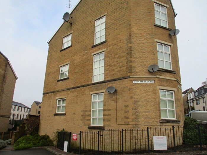 2 Bedroom Flat To Rent In Brairmains, West Lane, BD13