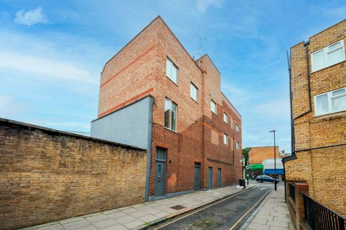 3 Bedroom Flat To Rent In Essex Road, Angel, Angel, London, N1