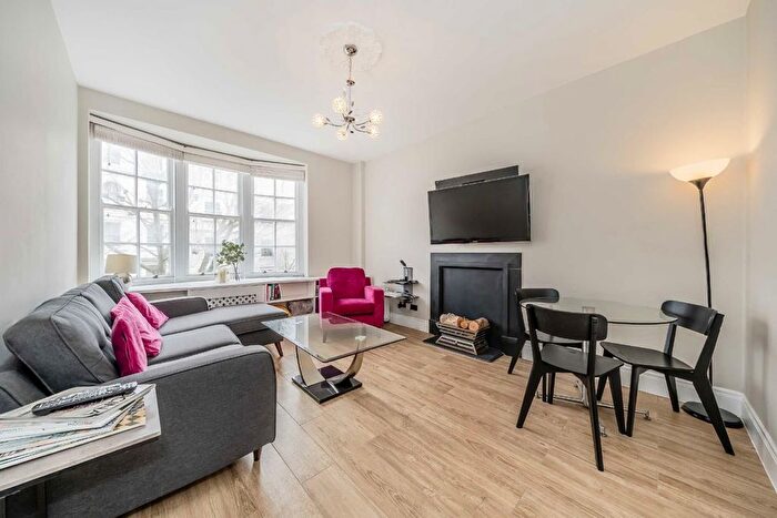 2 Bedroom Flat To Rent In Queens Court, Notting Hill, W2