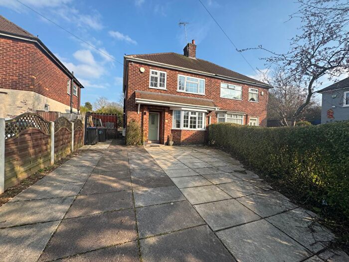 3 Bedroom Semi-Detached House To Rent In Oak Street, Kirkby-In-Ashfield, Nottingham, NG17