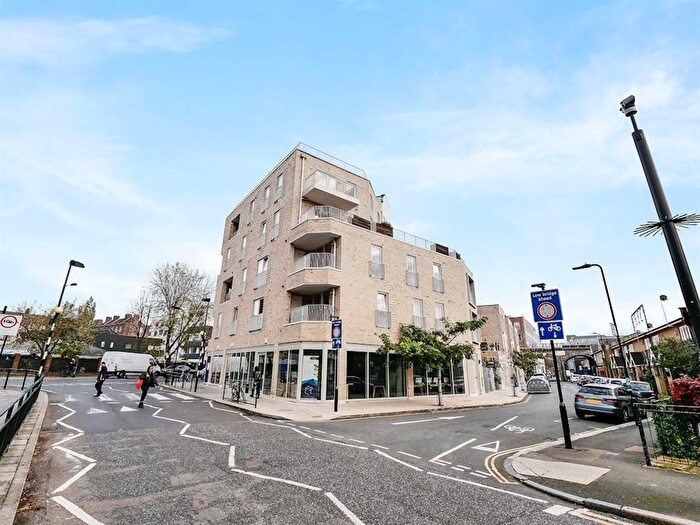 2 Bedroom Apartment For Sale In Bocking Street, London Fields, E8