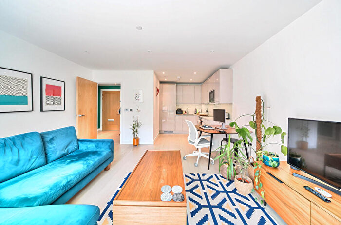 1 Bedroom Apartment For Sale In Thonrey Close, Colindale Gardens, Colindale, NW9