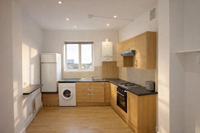 1 Bedroom Flat To Rent In Camden Hill Road, London, SE19