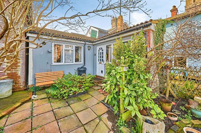 1 Bedroom Semi Detached House For Sale In Debden Road, Saffron Walden, CB11