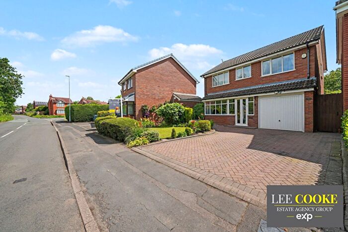 4 Bedroom Detached House For Sale In Brook House Lane, Featherstone, Wolverhampton, WV10
