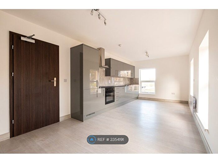 2 Bedroom Flat To Rent In Hempstalls Lane, Newcastle, ST5