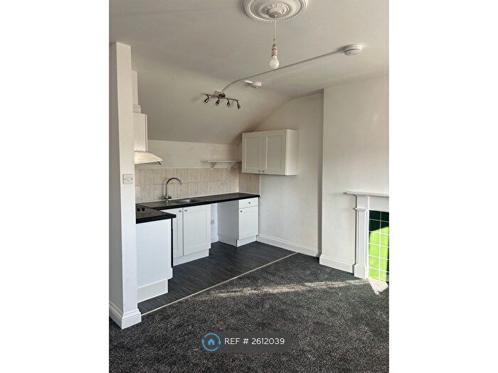2 Bedroom Flat To Rent In Union Crescent, Margate, CT9